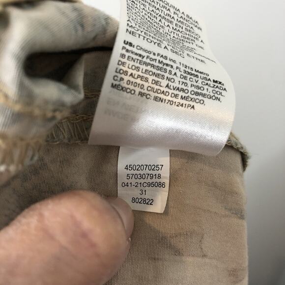 Chico's Women's Palm Patterned Capri Roll-Cuff Stretch Waist Pants 2 (U.S. 12) - Picture 9 of 9